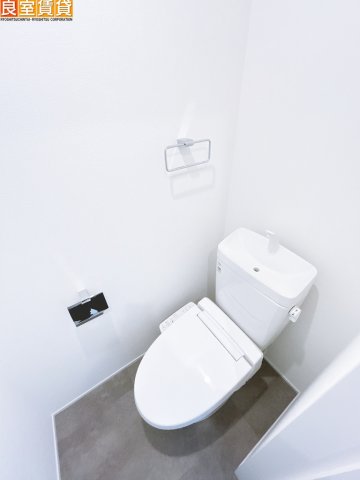 トイレ　温水洗浄便座