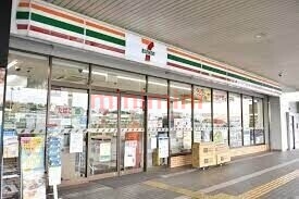 コンビニ　セブンイレブンモノウェル南茨木店（コンビニ）まで188m