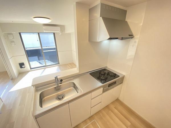 キッチン　３口ガスコンロのシステムキッチン！