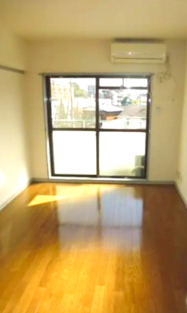 居室・リビング　※写真は別室です