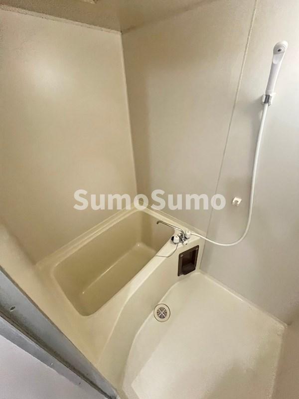 バス・シャワールーム　ゆったり過ごせるお風呂です