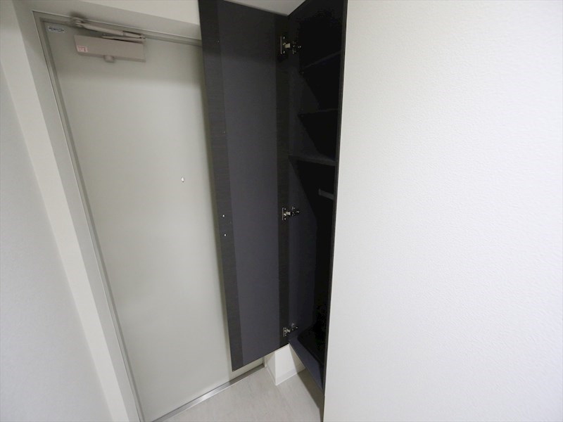 玄関　玄関　シューズボックス付