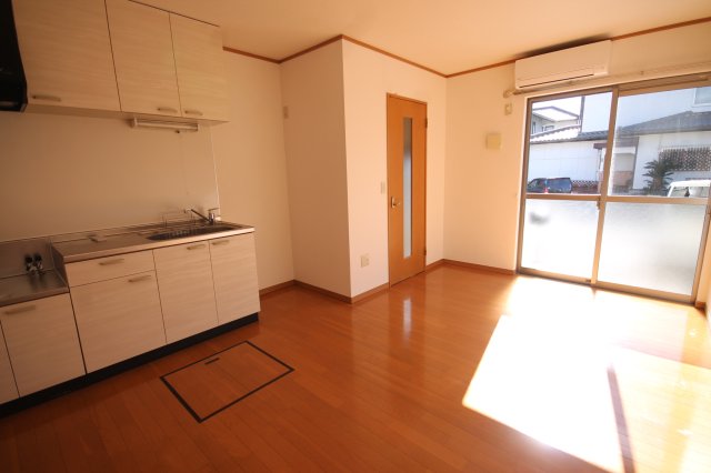 居室・リビング　※同物件別号室の写真になります