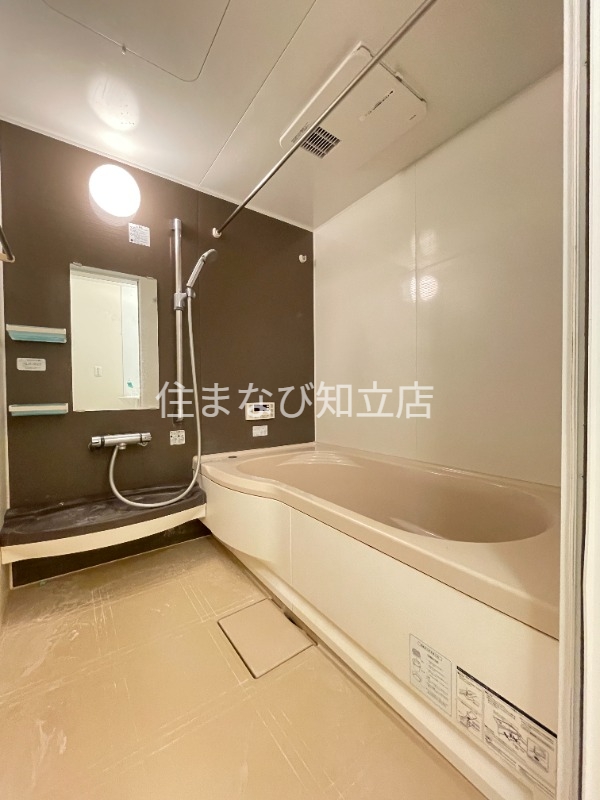 バス・シャワールーム　別部屋写真（反転タイプ）