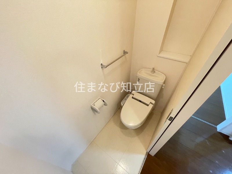 トイレ　別部屋写真（反転タイプ）