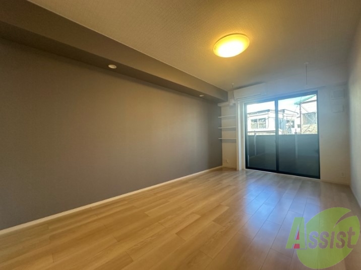 その他部屋・スペース　ベッドを置いても広々使えそうな寝室スペースですね。