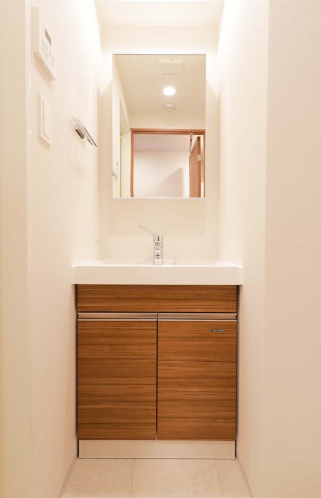 洗面設備　内装は落ち着いています