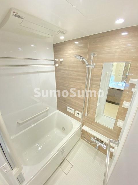 バス・シャワールーム　落ち着いた空間のお風呂です