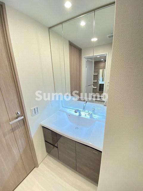 洗面設備　広い洗面スペース