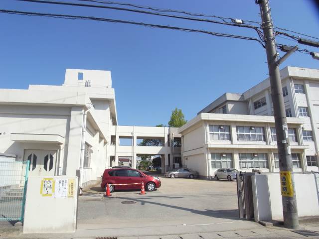 小学校　明石市立小学校 貴崎小学校（小学校）まで1105m