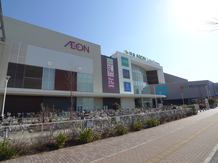 ショッピングセンター　イオンレイクタウン（ショッピングセンター）まで80m