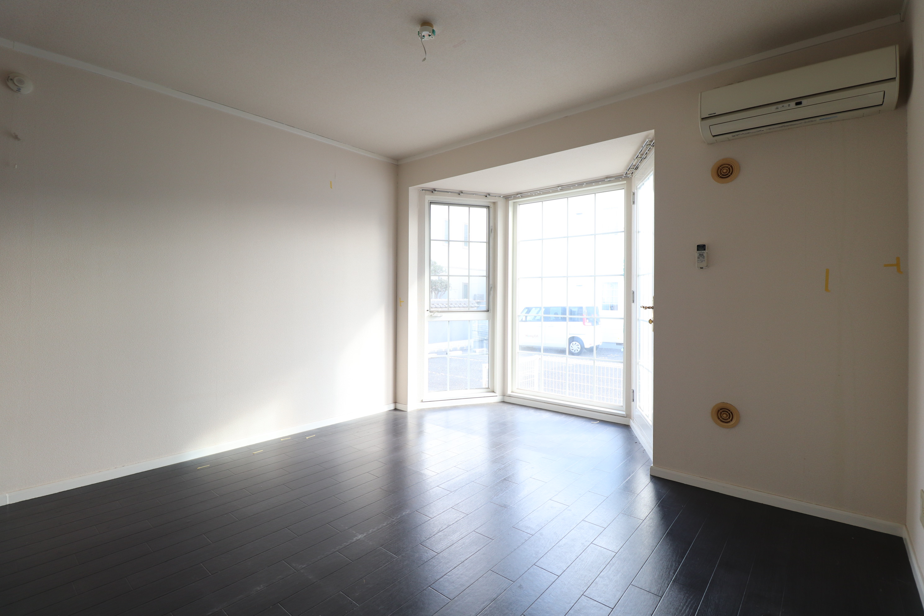 その他　リビングを別角度から♪窓がとっても素敵です♪