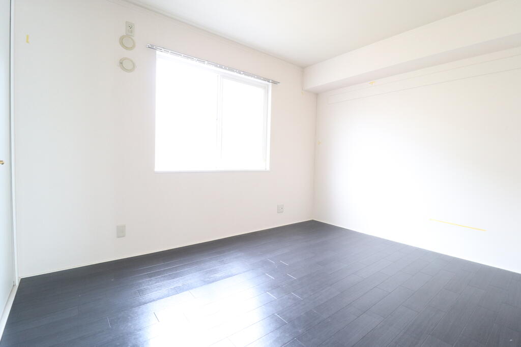 その他部屋・スペース　6.0帖の洋室も広々とご使用になれます♪