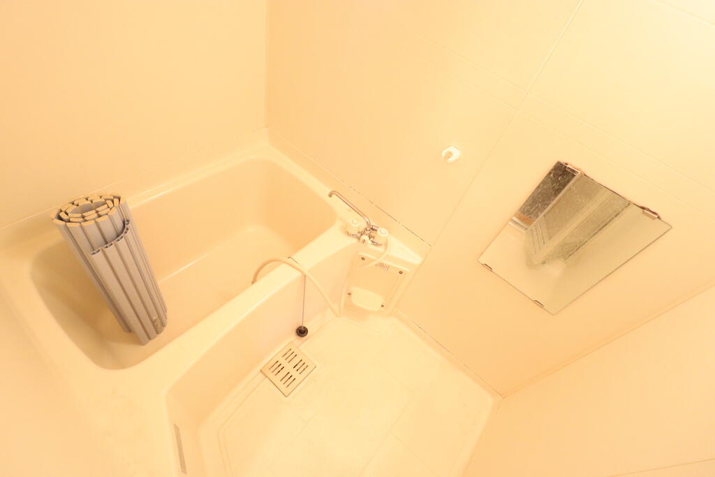 バス・シャワールーム　鏡付きのお風呂♪