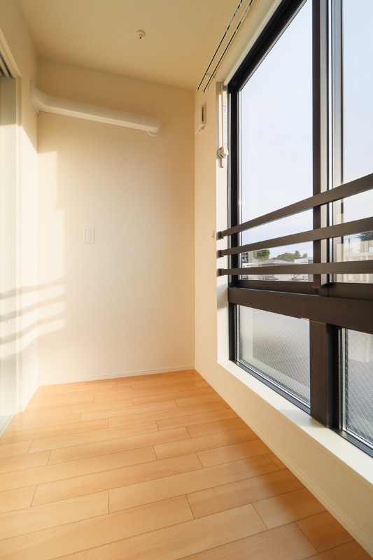 バルコニー　図面と現状に相違がある場合には現状を優先