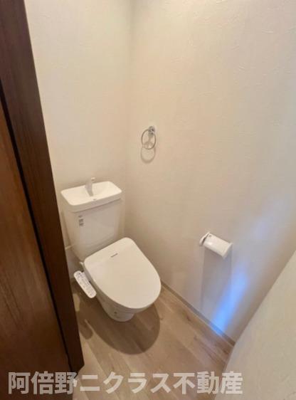 トイレ　内装は参考写真です。