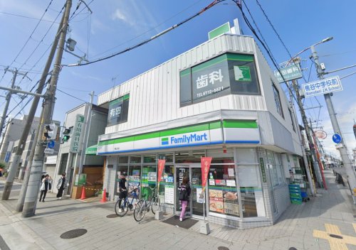 コンビニ　ファミリーマート勝山北店（コンビニ）まで1018m