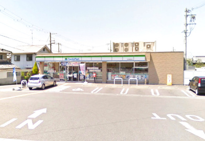 コンビニ　ファミリーマート 市辺南垣内店（コンビニ）まで698m