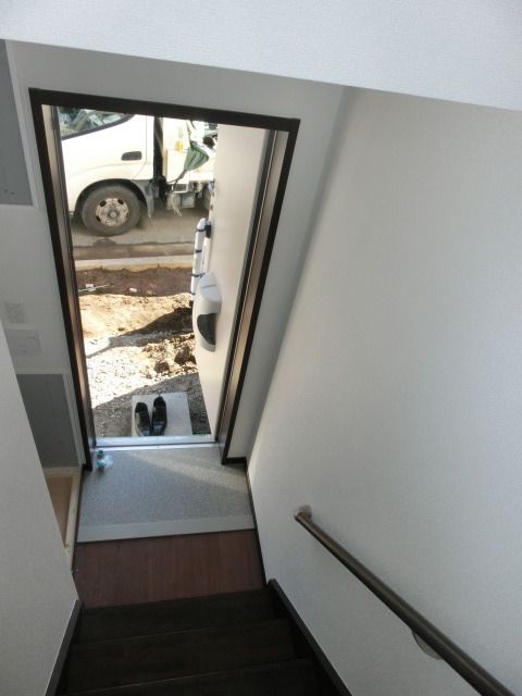 玄関　シューズボックス付です