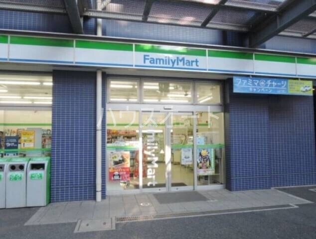 コンビニ　ファミリーマート勝どき三丁目店（コンビニ）まで157m