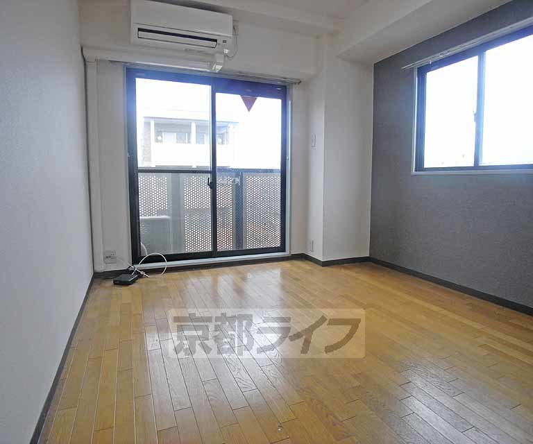 居室・リビング　綺麗なお部屋です。