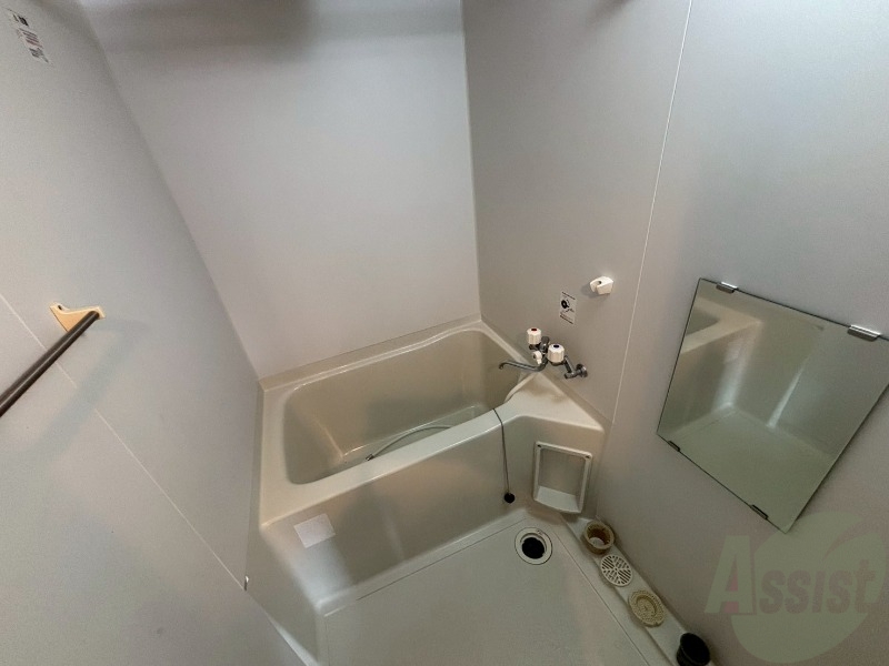 バス・シャワールーム　ユニットバスです。疲れを癒すのに欠かせませんね！