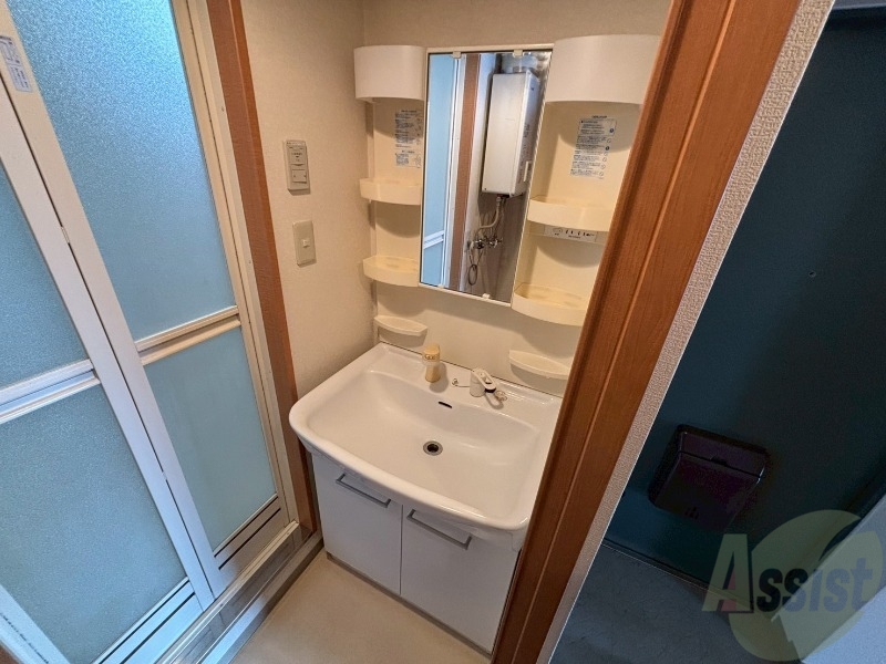 洗面設備　こちらに洗面台があります。朝の洗顔はこちらで。