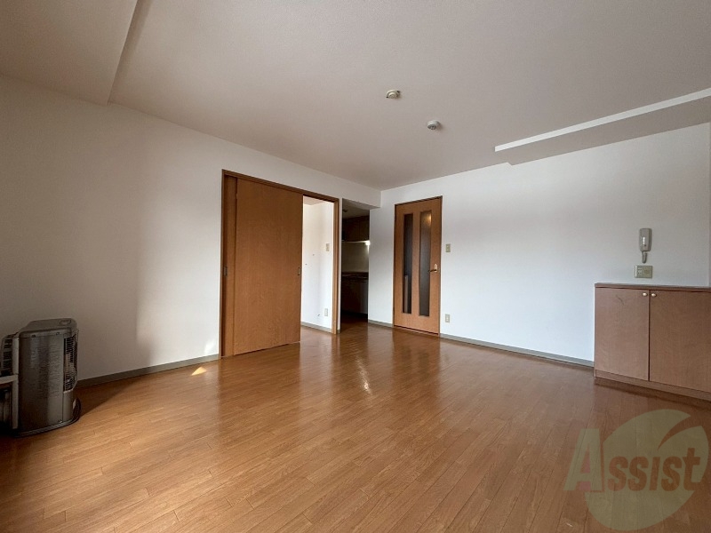 居室・リビング　広くてキレイなお部屋が広がっていて、充実した生活が送れそう。