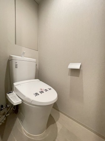 トイレ　※写真は類似間取り別部屋。