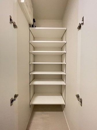 玄関　シューズインクローゼット※写真は類似間取り別部屋。