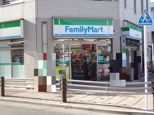 コンビニ　ファミリーマート芦花公園駅南店（コンビニ）まで740m