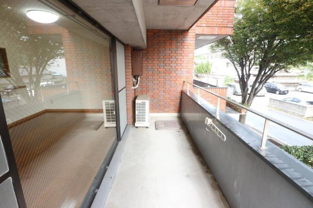 バルコニー　バルコニー