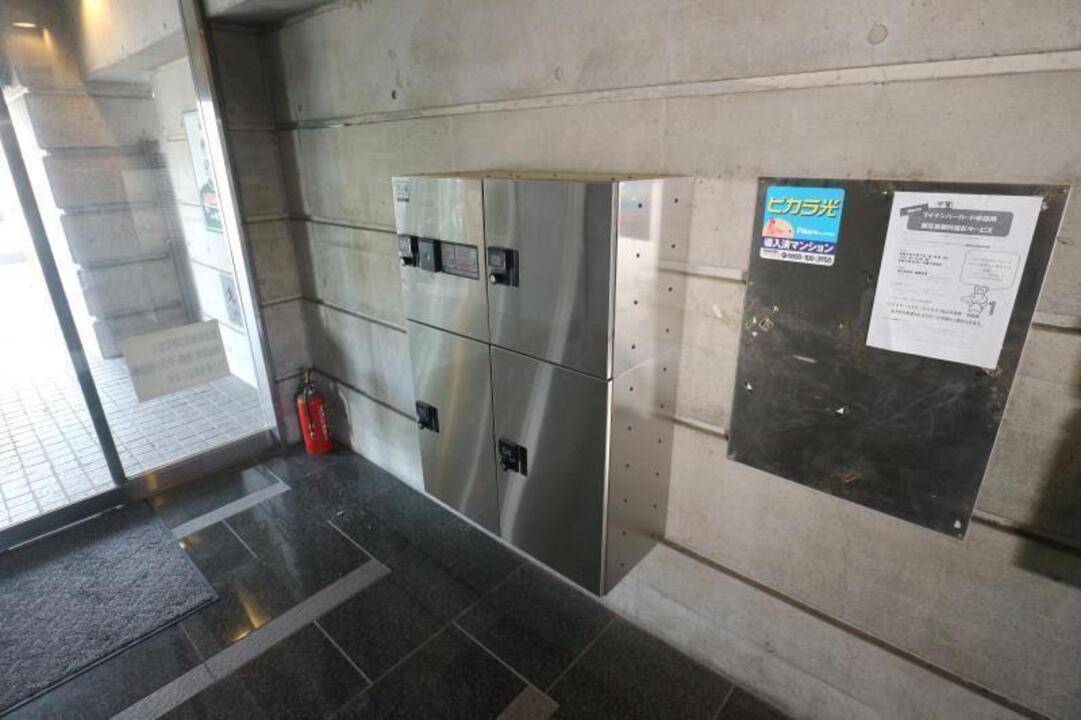 エントランス　宅配ボックス