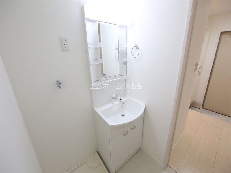 洗面設備　独立洗面台（シャンプードレッサー付）