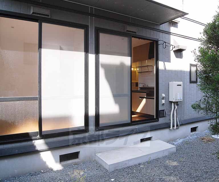 バルコニー　１階は専用庭があります。