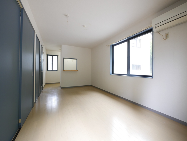 居室・リビング　★人気のカウンターキッチンがあるリビングです★