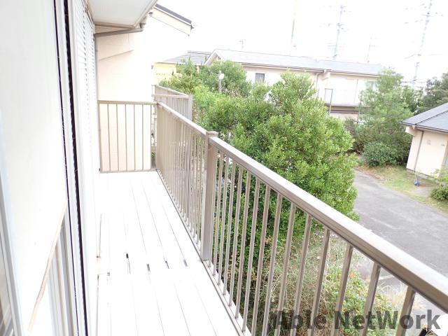 バルコニー　日当たりの良いバルコニー