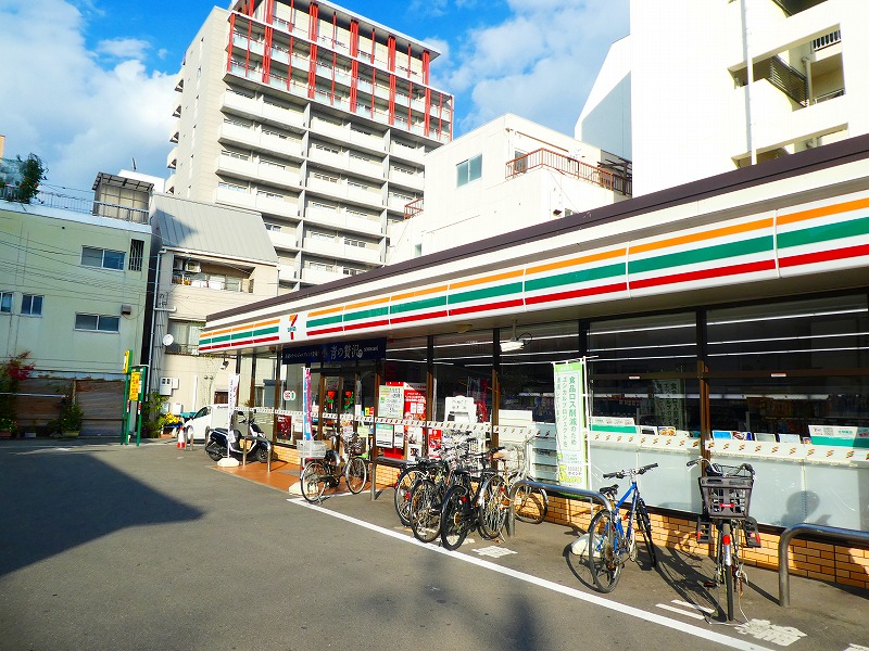 コンビニ　セブンイレブン松山三番町1丁目店（コンビニ）まで120m