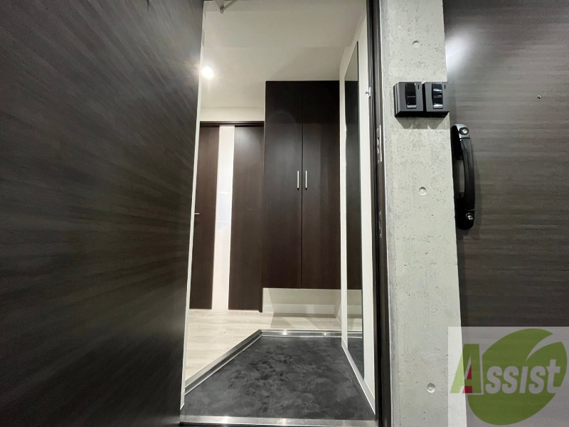 玄関　玄関の様子です。明るい印象ですね。気分もあがりそう。