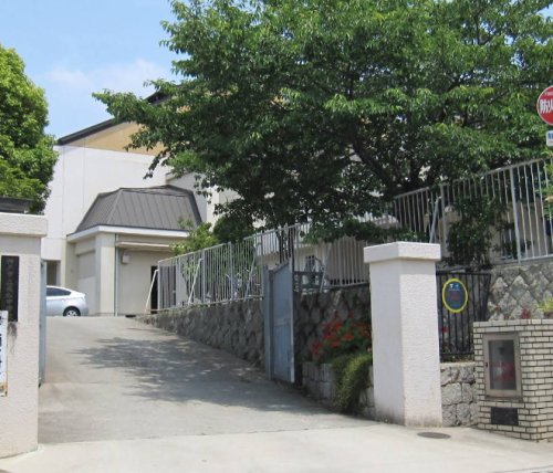 中学校　神戸市立飛松中学校（中学校）まで485m