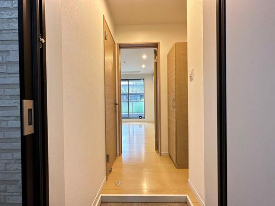 玄関　※別部屋の写真です