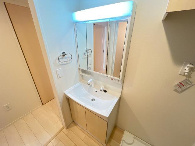 洗面設備　洗髪洗面化粧台