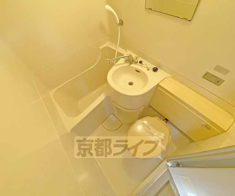 バス・シャワールーム　３点ユニットバスです。