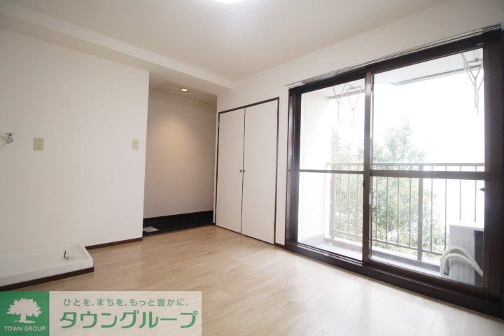 居室・リビング　※別部屋参考写真です