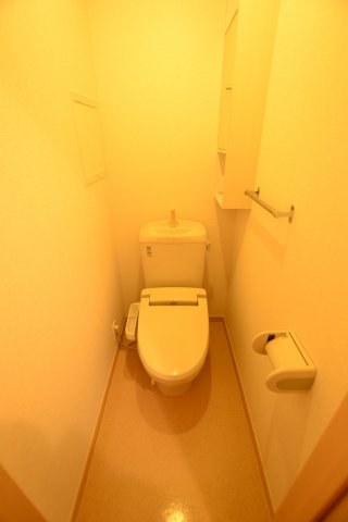 トイレ　別号室の画像です。ご参考下さい