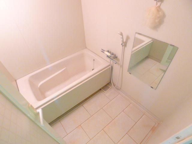 バス・シャワールーム　日々の疲れを癒すお風呂付です
