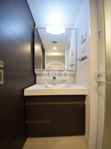 洗面設備　エステムコート難波Vブロード　独立洗面化粧台