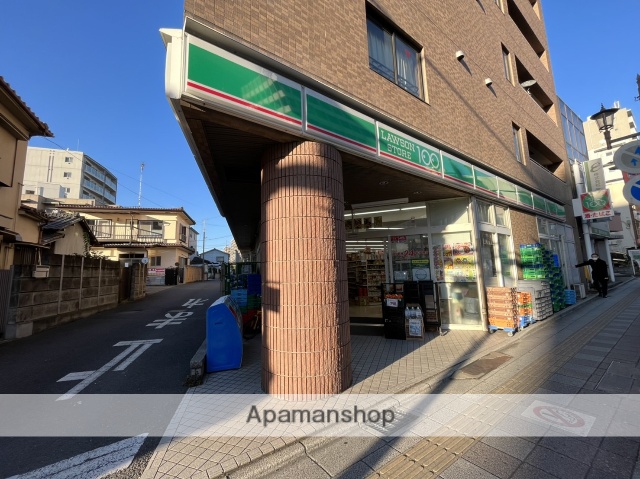 コンビニ　ローソンストア１００（コンビニ）まで200m