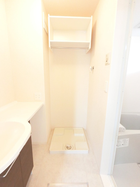 その他設備　洗濯機置き場です。防水パンあります。