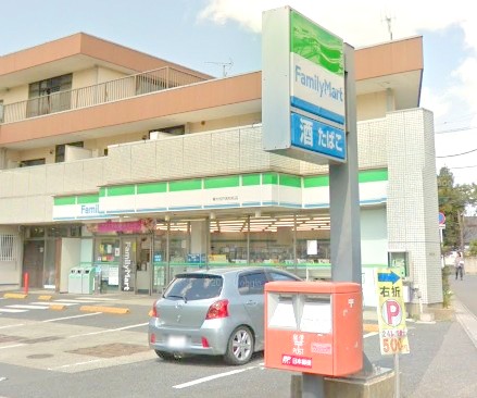 コンビニ　ファミリーマート 専大松戸高校前店（コンビニ）まで373m